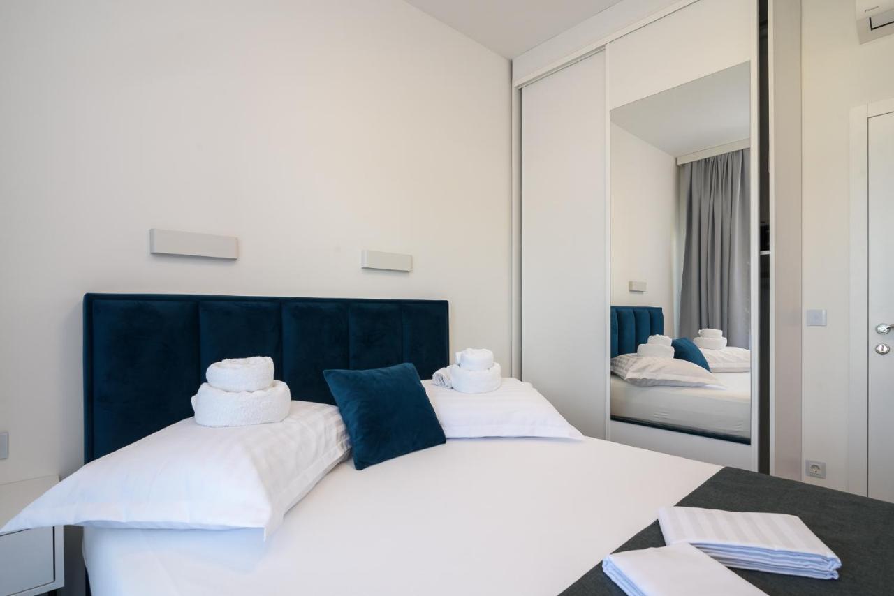 Palm Springs Apartment Трогир Екстериор снимка