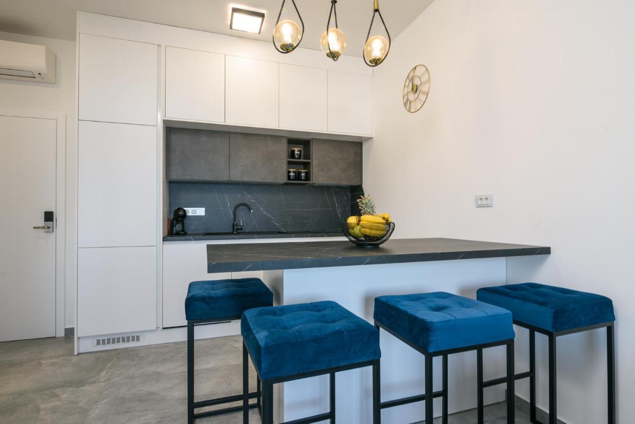 Palm Springs Apartment Трогир Екстериор снимка